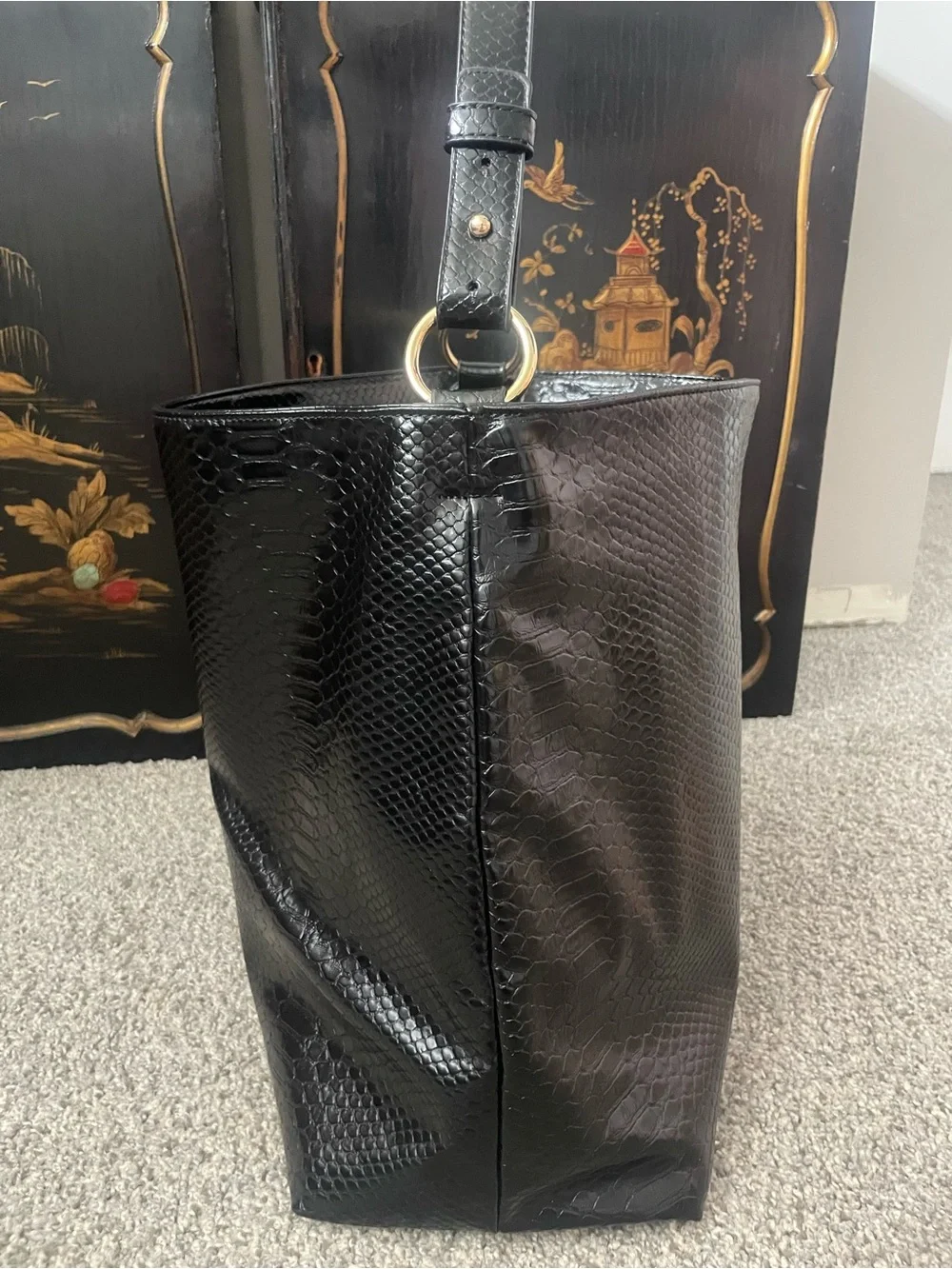 Black Faux-Snake Tote Bag by Lulu Dharma